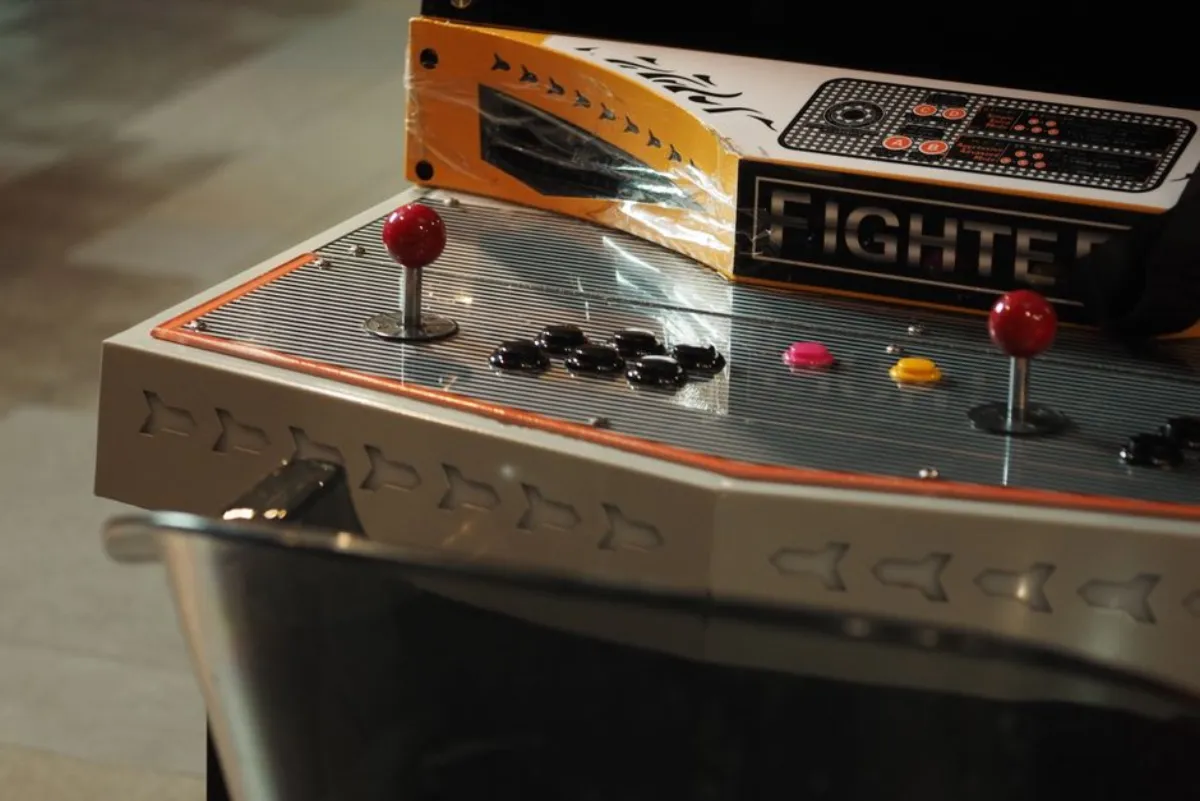 arcade cabinet